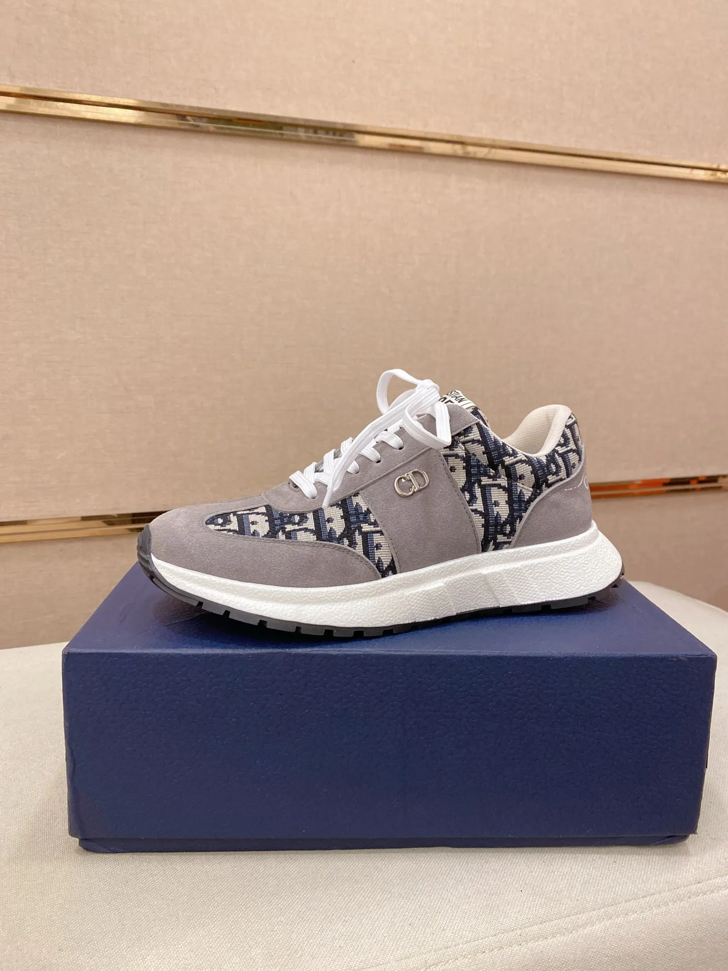 Men's shoes💰 462💰🇮🇹🇮🇹Dior d The new model is on sale at the same time at the counter. The upper 🇮🇹 is imported Italian first-layer cowhide, and the lining is fully imported sheepskin 💪💪. It is a complete 1⃣️ to 1⃣️ replica 🇮🇹💪💪, ⚠ Sole: The original sole is specially provided by the original factory. The exclusive movable molded sole is super comfortable. ⚠Original factory single goods, 🔍🔍high quality, you can enter and leave the counter at will, welcome to compare⚠. Code number: 38-44. Can be customized 45-46